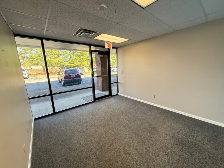 More Photos Of 11834 Capital Way, Louisville Warehouse For Lease