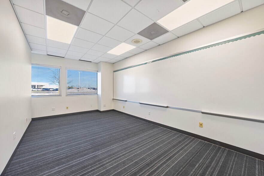 More Photos Of 1615 Commerce Pky, Bloomington Office For Lease