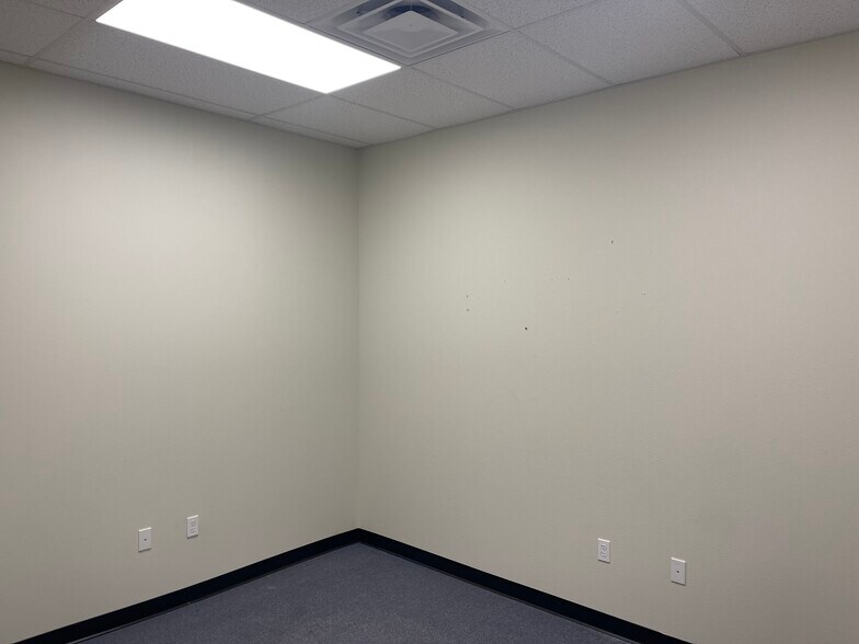 More Photos Of 1070 S Bishop Ave, Rolla Storefront For Lease