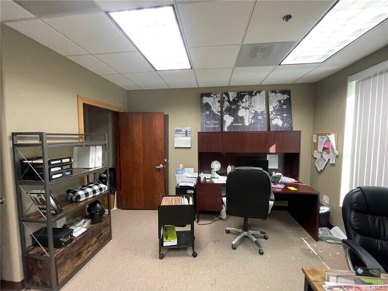 More Photos Of 42065 Zevo Dr, Temecula Warehouse For Sale