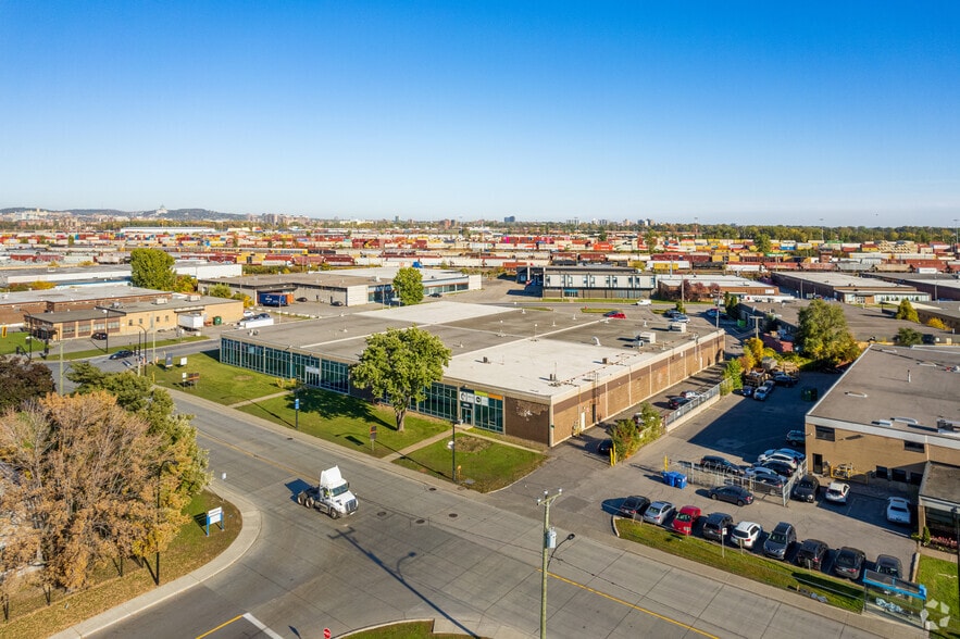 More Photos Of 4880-4900 Rue Hickmore, Montréal Distribution For Lease