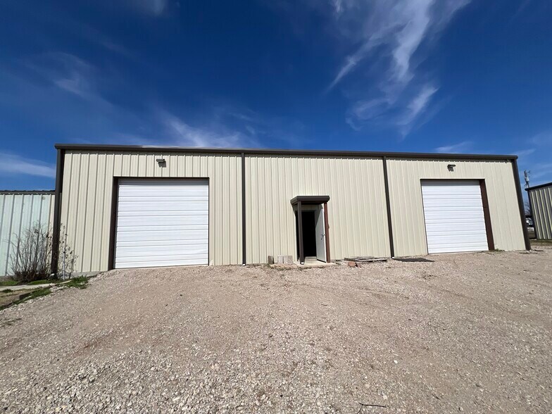 More Photos Of 4632 CR 617, Alvarado Industrial For Lease