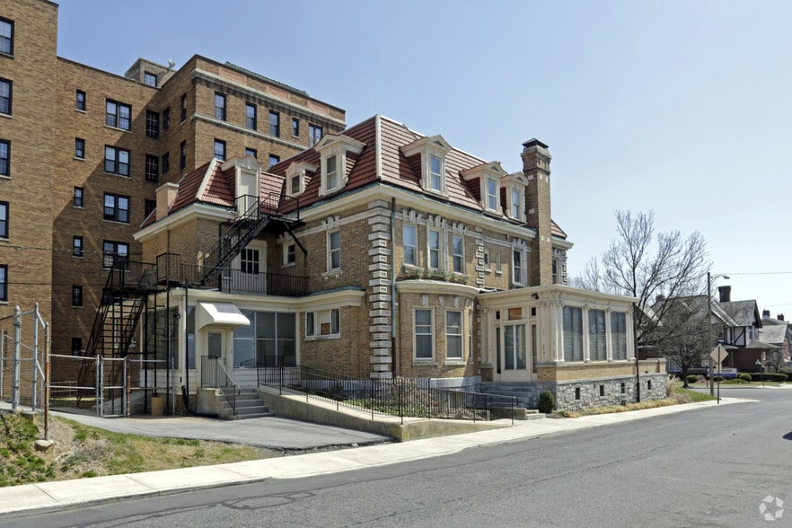 More Photos Of 1421-1425 W Hamilton St, Allentown Office For Sale