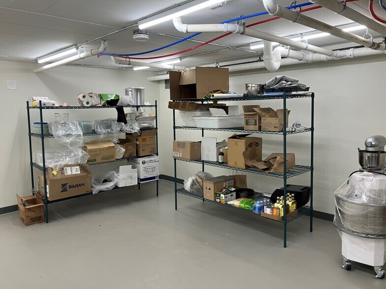 More Photos Of 733 White Plains Rd, Scarsdale Storefront Retail Office For Lease