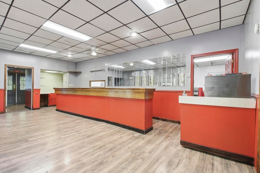 More Photos Of 116 Ringtown Blvd, Ringtown Flex For Sale