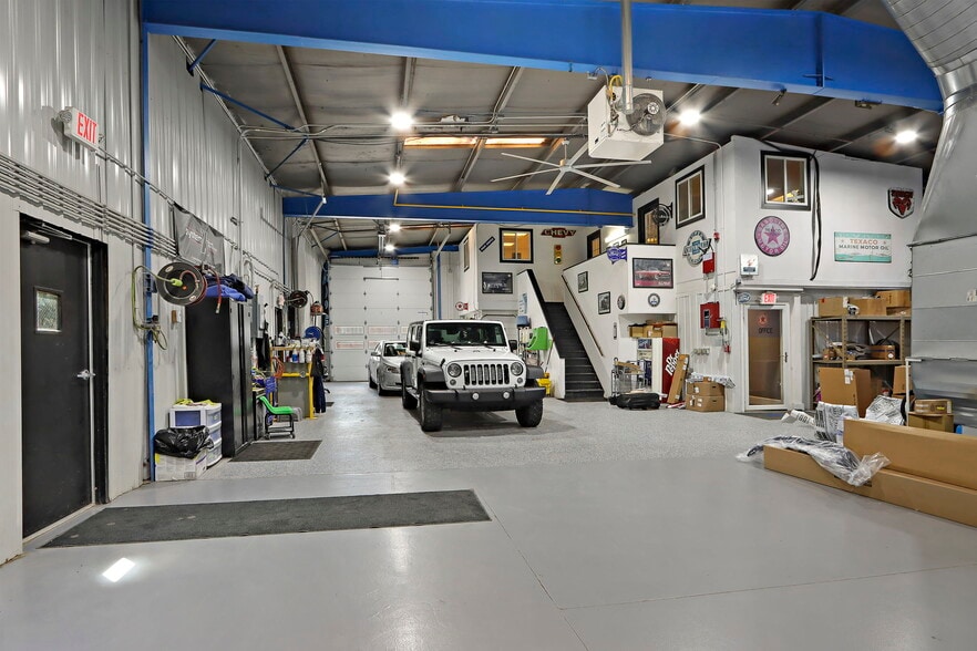 More Photos Of 1206 Washington Rd, Kenosha Auto Repair For Sale