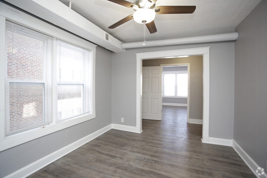 More Photos Of 135 N Lawn Ave, Kansas City Apartments For Sale