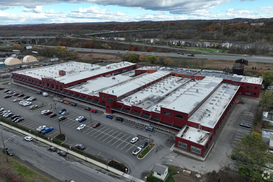 More Photos Of 19 Erie Blvd, Albany Apartments For Lease