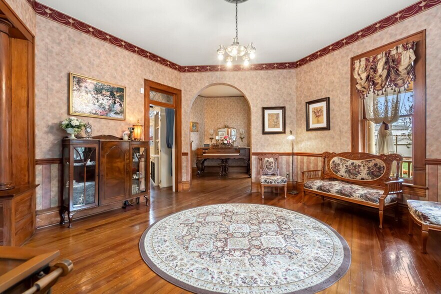 More Photos Of 746 Washington Ave, Loveland Specialty For Sale