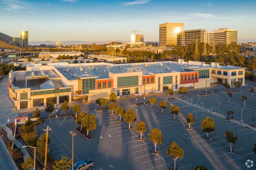 More Photos Of 720 Dubuque Ave, South San Francisco Warehouse For Lease