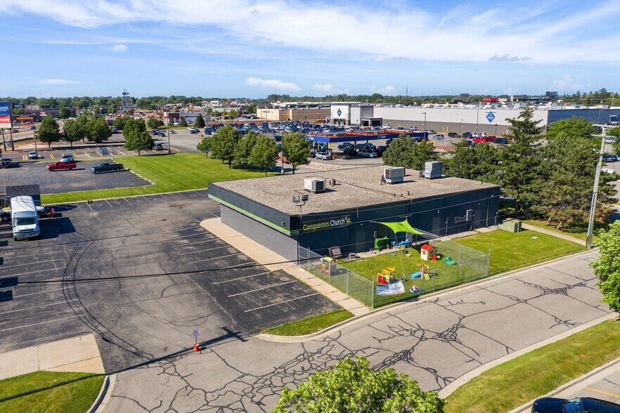 More Photos Of 31542 Gratiot Ave, Roseville Office For Lease