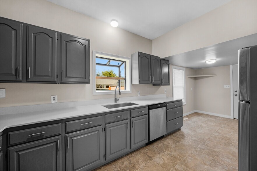 More Photos Of 1925 Lombard Ave, Everett Multifamily For Sale