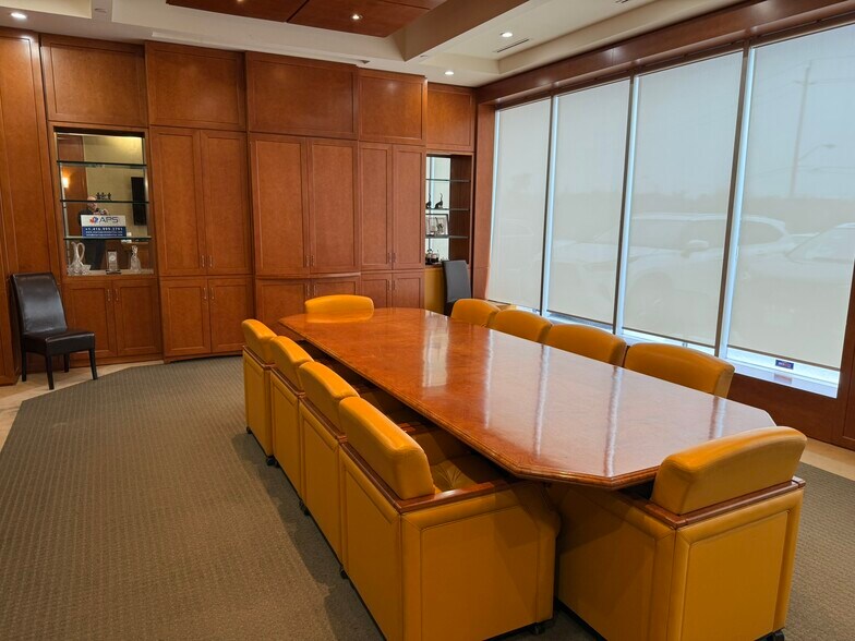 More Photos Of 4646 Dufferin St, Toronto Medical For Lease