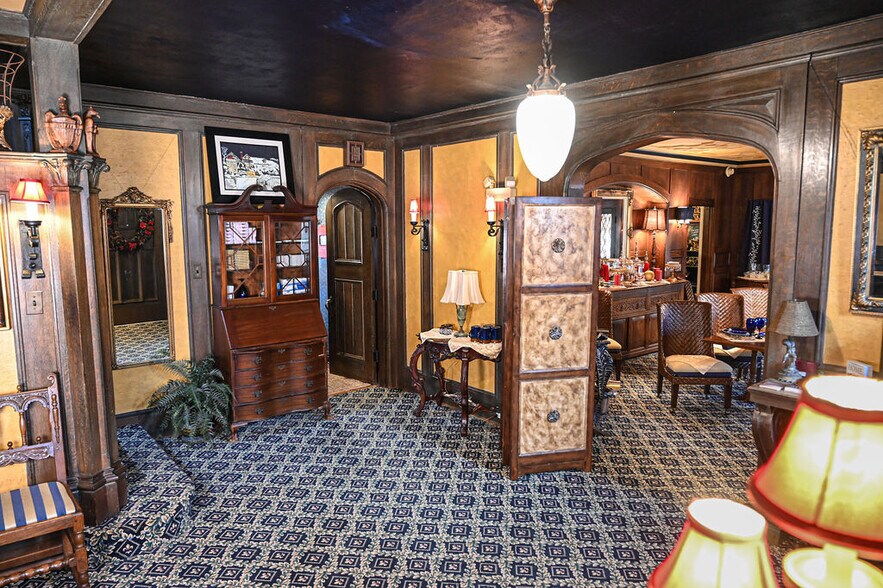 More Photos Of 1272 SW Fillmore St, Topeka Hospitality For Sale