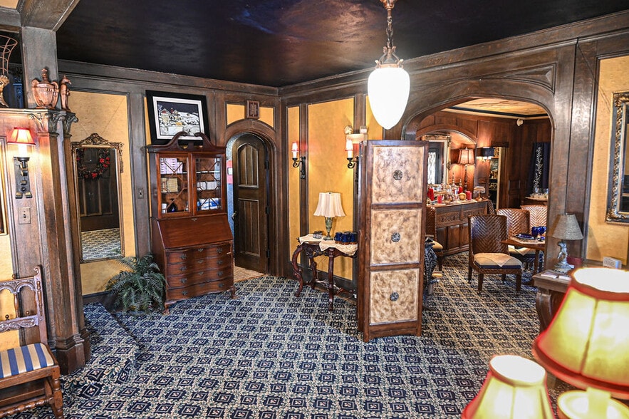 More Photos Of 1272 SW Fillmore St, Topeka Hospitality For Sale
