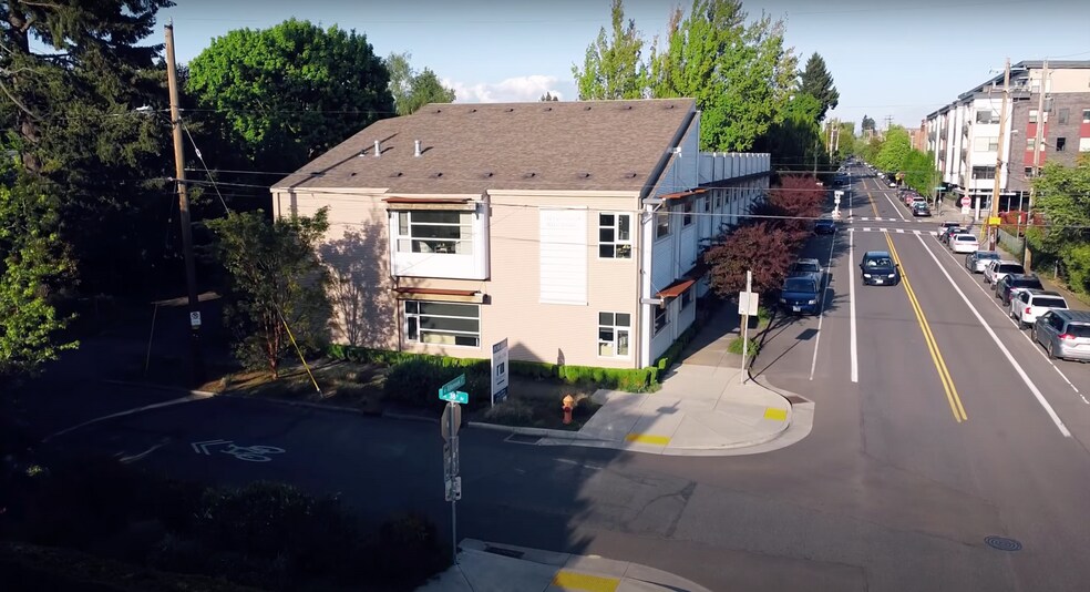 More Photos Of 3829-3843 NE Tillamook St, Portland Office For Lease