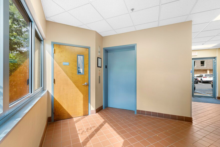 More Photos Of 265 Ackerman Ave, Ridgewood Medical For Lease