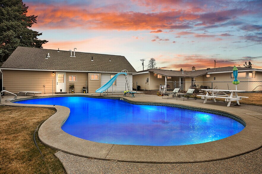 More Photos Of 101 N Evergreen Rd, Spokane Office For Lease