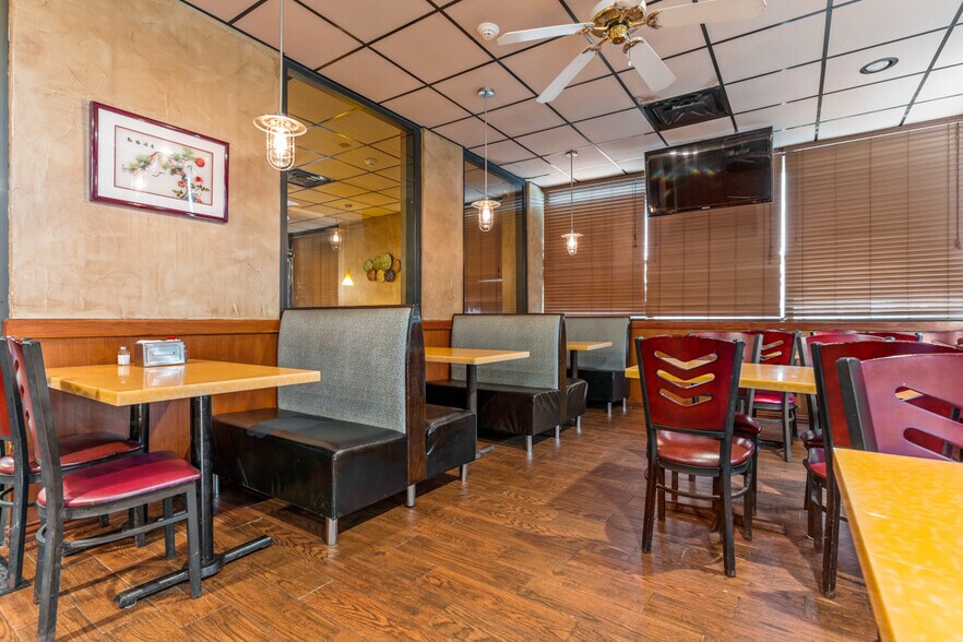 More Photos Of 509 US Highway 271 N, Gilmer Flex For Sale