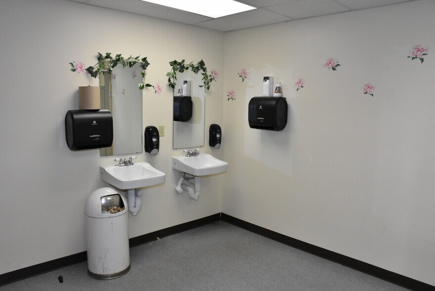 More Photos Of 18208 Cussewago Rd, Meadville Restaurant For Sale