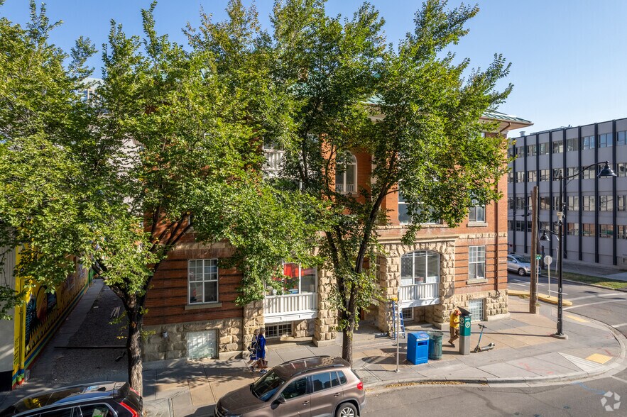 More Photos Of 1324 1st St SW, Calgary Apartments For Sale