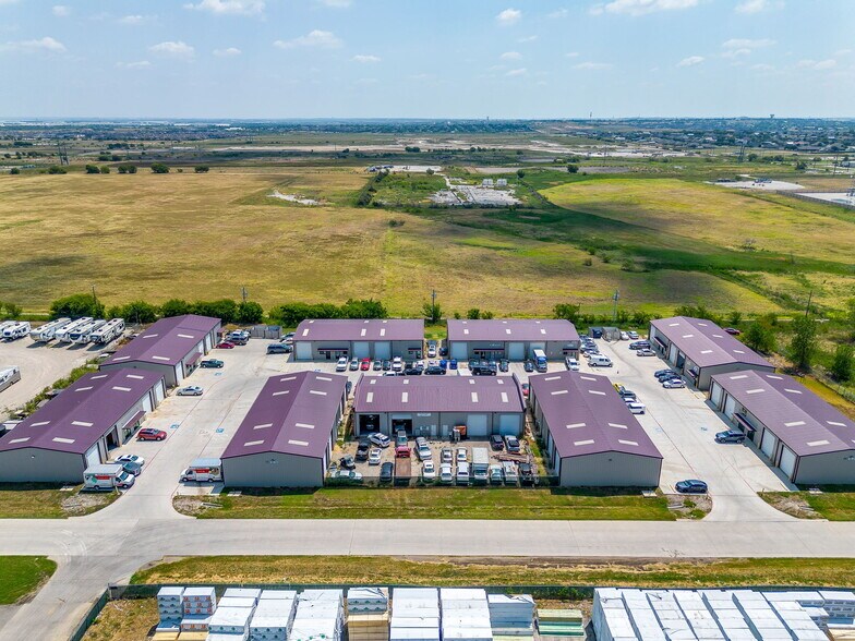 More Photos Of 1150 Blue Mound Rd W, Haslet Warehouse For Lease