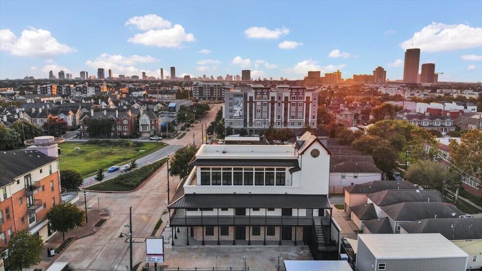 More Photos Of 138 W Gray St, Houston Office For Lease