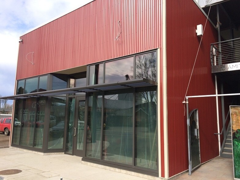 More Photos Of 418 S Trade St, Amity Storefront For Lease