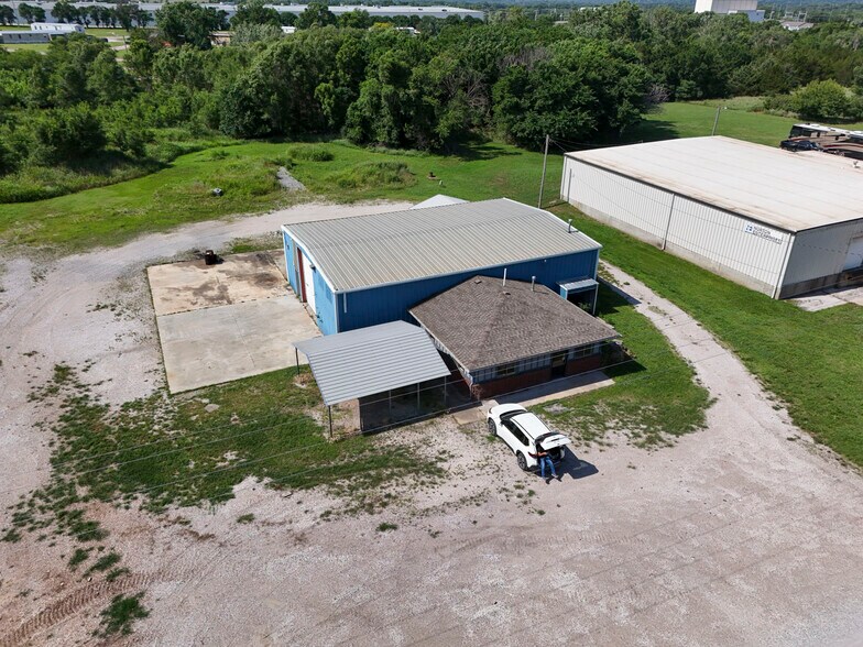 More Photos Of 3315 Central Ave, Winfield Warehouse For Sale