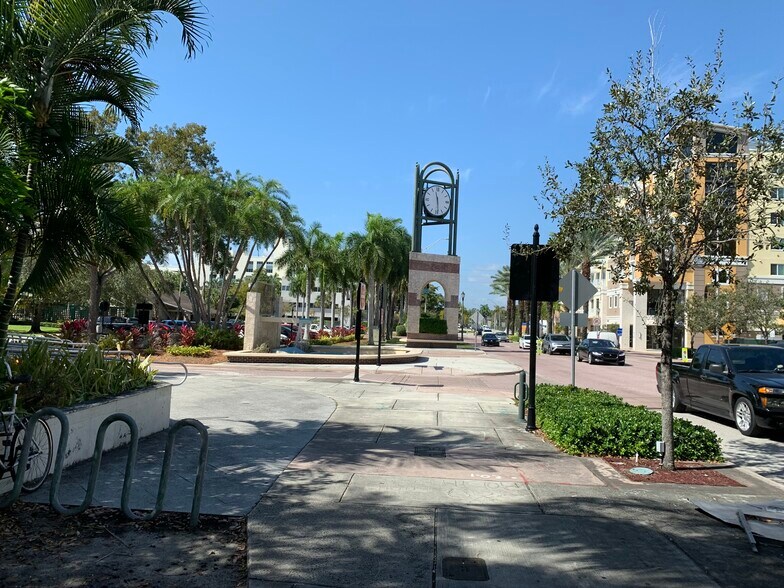 More Photos Of 5975 Sunset Dr, Miami Medical For Sale