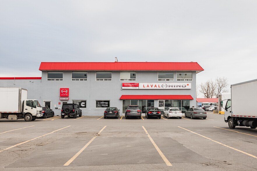 More Photos Of 1385 Boul Des Laurentides, Laval Warehouse For Sale