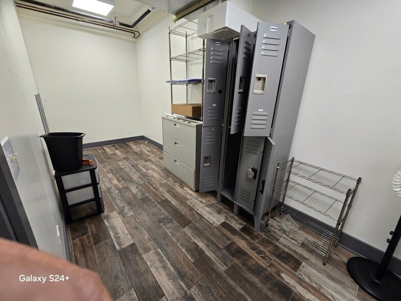 More Photos Of 415 Kapahulu Ave, Honolulu Freestanding For Lease