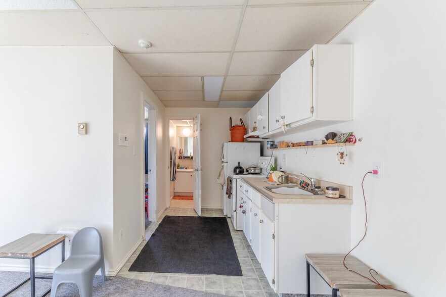 More Photos Of 157 Wade Av W, Penticton Apartments For Sale