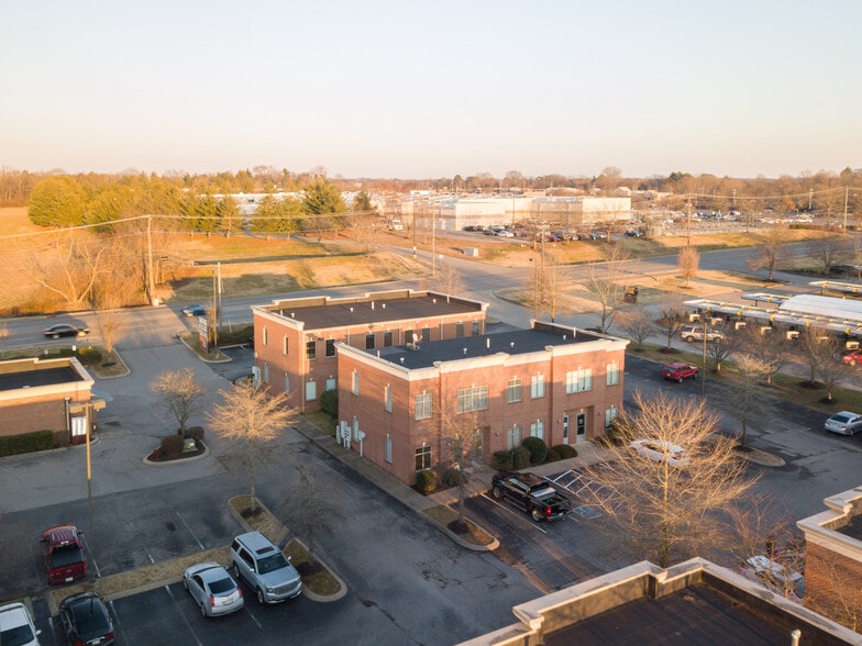 More Photos Of 180 N Belvedere Dr, Gallatin Office Residential For Lease