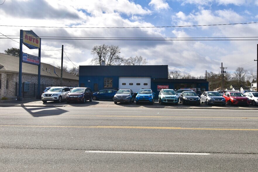 More Photos Of 927 Boston Rd, Springfield Auto Repair For Lease