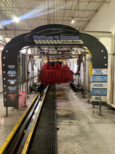More Photos Of 5600 New Wilke Rd, Rolling Meadows Carwash For Sale