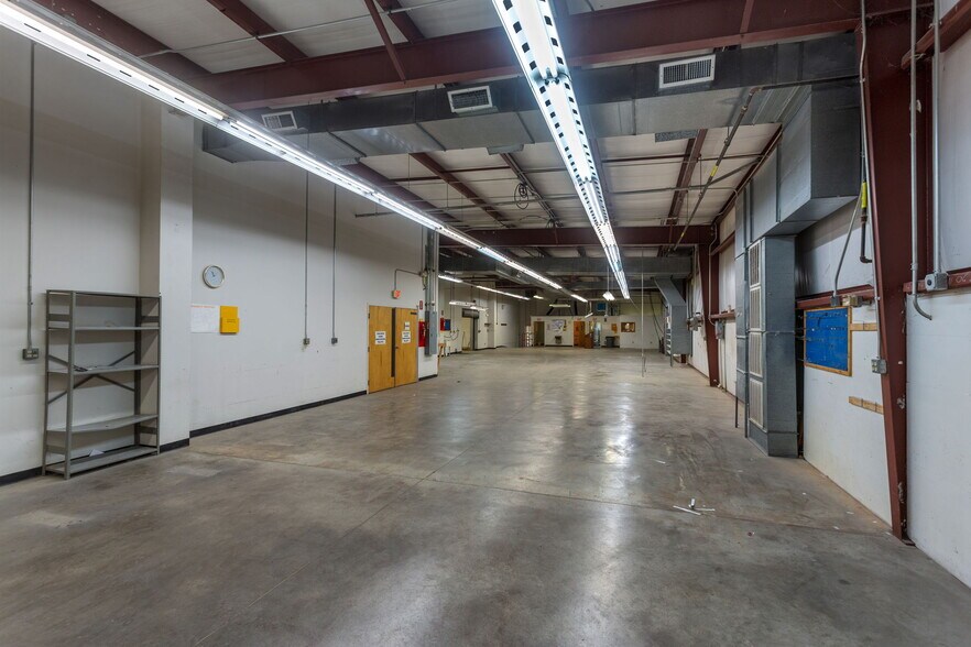 More Photos Of 13963 Timber Way, Timberville Office For Lease