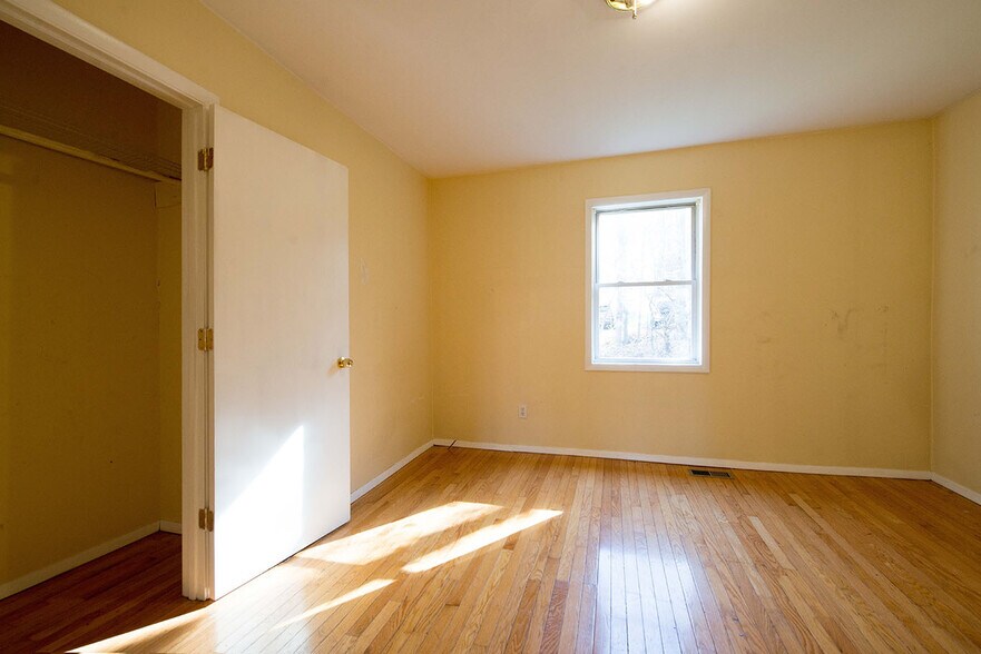 More Photos Of 292-304 Wade Rd, Liberty Apartments For Sale