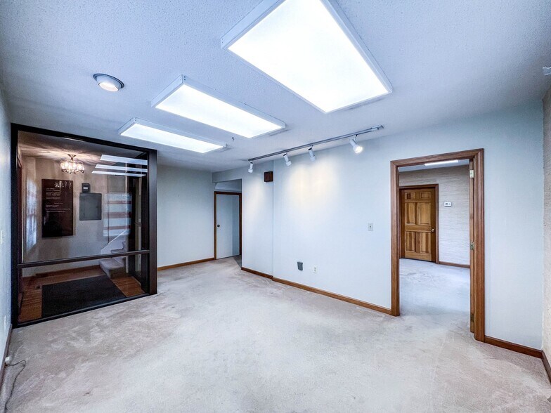 More Photos Of 300 Worcester Rd, Framingham Office For Sale