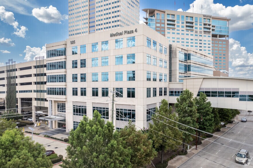 More Photos Of 925 Gessner Rd, Houston Medical For Lease