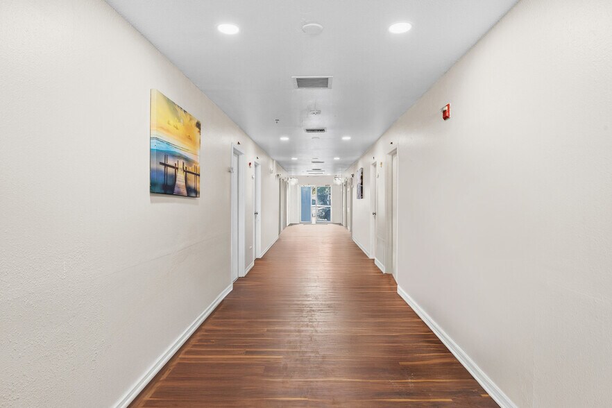 More Photos Of 820 15th St N, Saint Petersburg Assisted Living For Sale