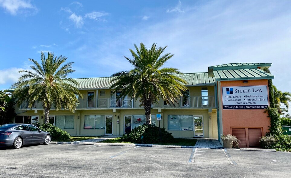 More Photos Of 10935-10995 SE Federal Hwy, Hobe Sound Loft Creative Space For Lease