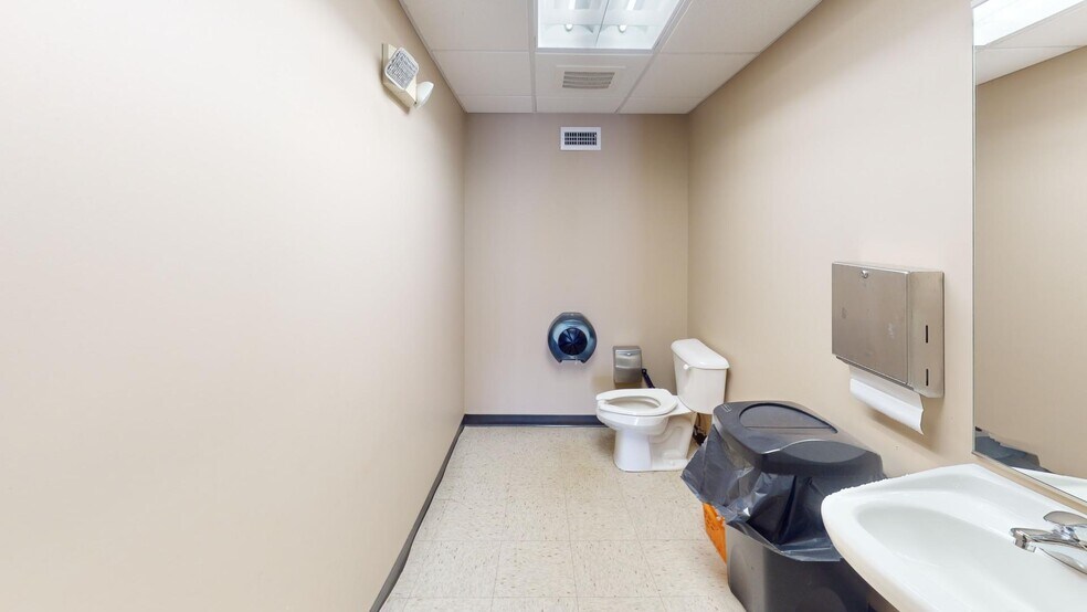 More Photos Of 1170 E Pershing Rd, Decatur Office For Sale