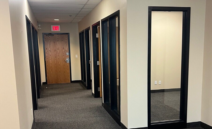 More Photos Of 1540 Cornwall Rd, Oakville Office For Lease