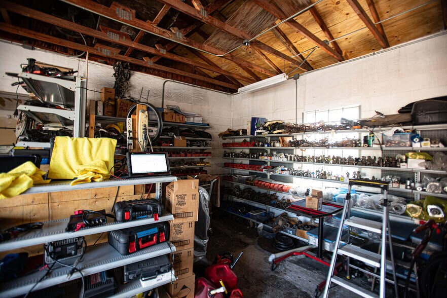 More Photos Of 14825 US Highway 19, Hudson Service For Sale