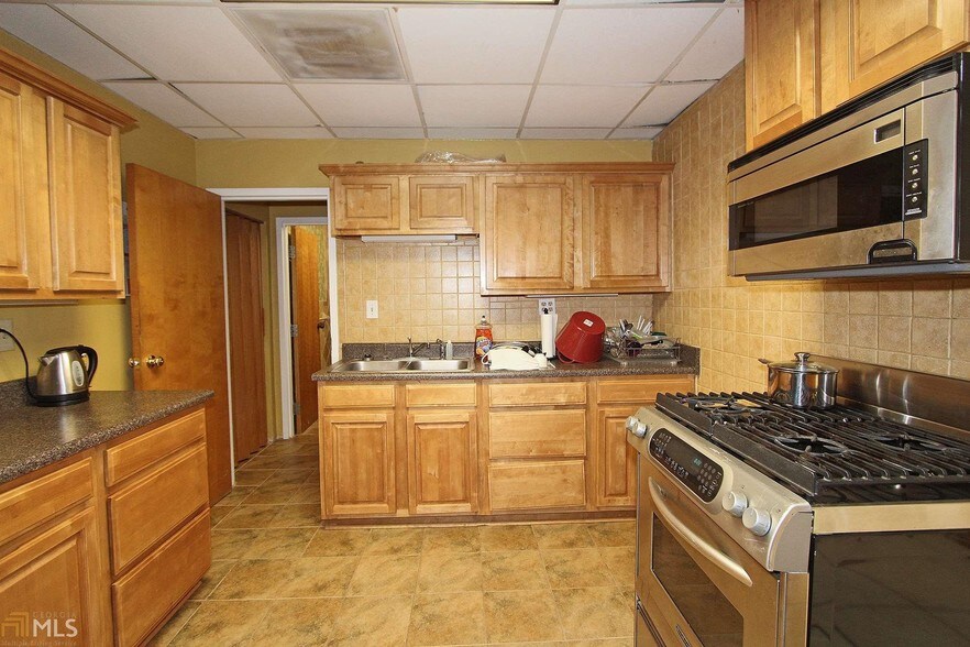 More Photos Of 2760 Pleasantwood Dr, Decatur Religious Facility For Lease