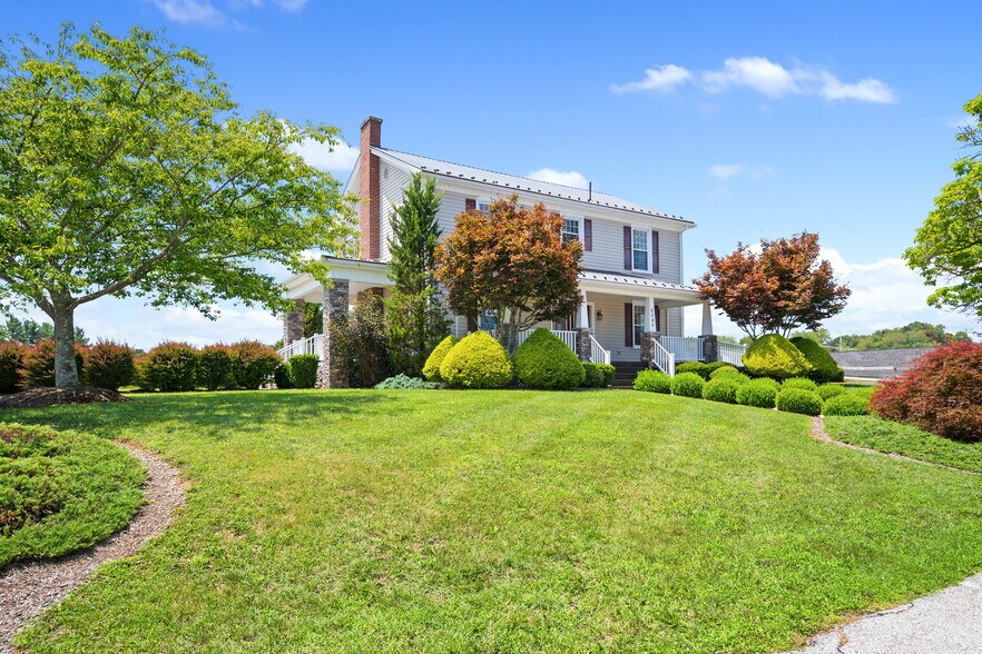 More Photos Of 6245 University Park Dr, Radford Office Residential For Sale