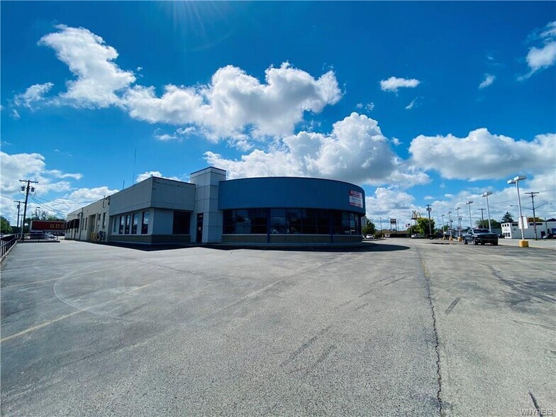 More Photos Of 1212 Abbott Rd, Buffalo Auto Dealership For Lease
