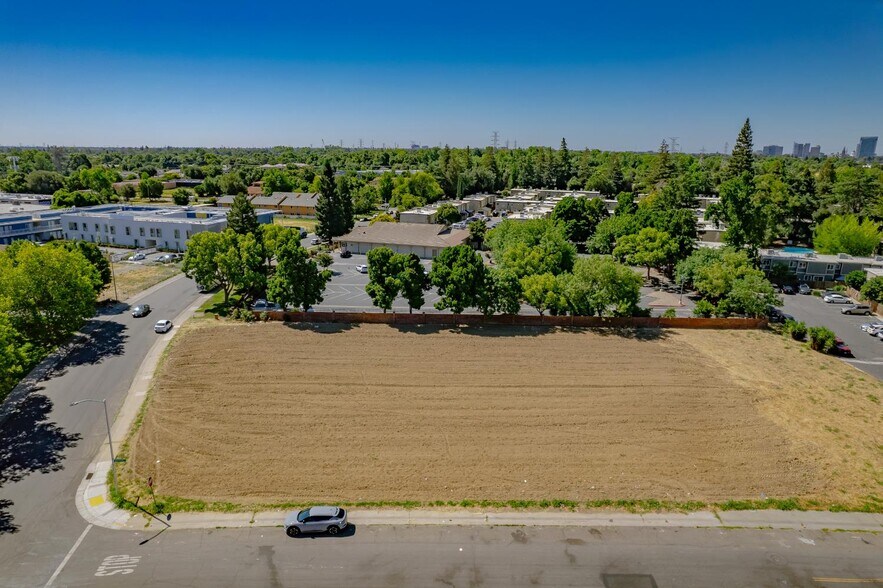 More Photos Of 2391 Northview Dr, Sacramento Land For Sale