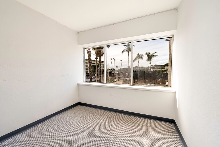 More Photos Of 1520 W Coast Hwy, Newport Beach Auto Dealership For Sale